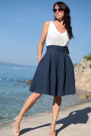 Blue skirt made of 100% linen is designed and sewn in the Czech Podkrkonoší region high waist wide sewn-in belt side,