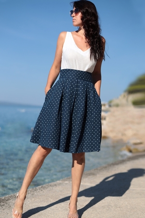 Blue skirt made of 100% linen is designed and sewn in the Czech Podkrkonoší region high waist wide sewn-in belt side,