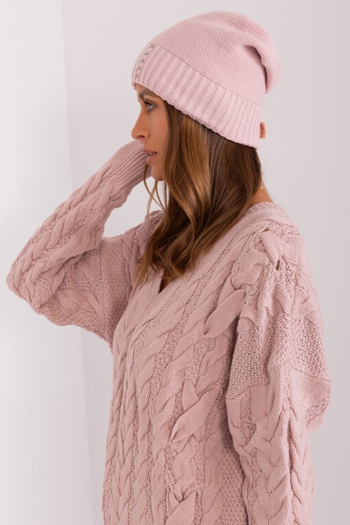 Women's cap with wool