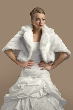 Luxury short bolero - cape in faux fur monochrome higher collar distinctive lapels bell sleeves with lining without padding