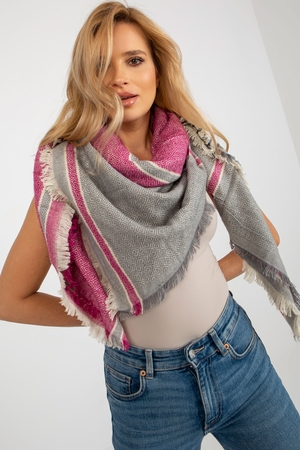 Large square scarf in nice colors to brighten up an outfit from fall to spring warm (wool in the composition) with short
